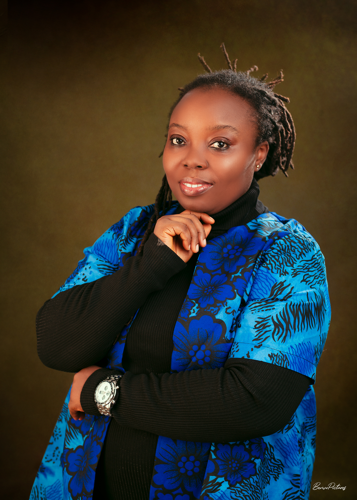 A bold picture of Tessy Okoloani